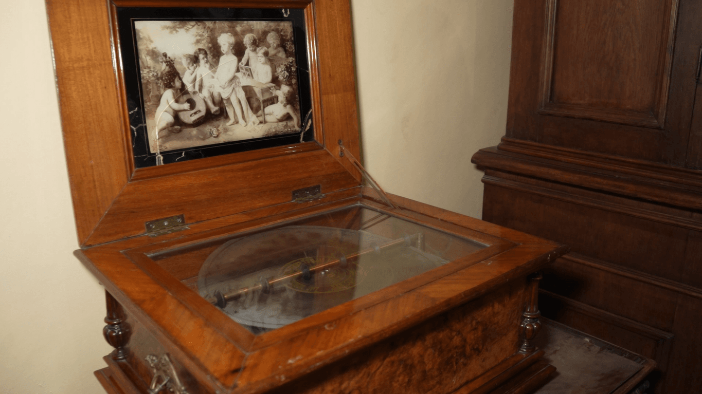 История одного экспоната. Симфонион